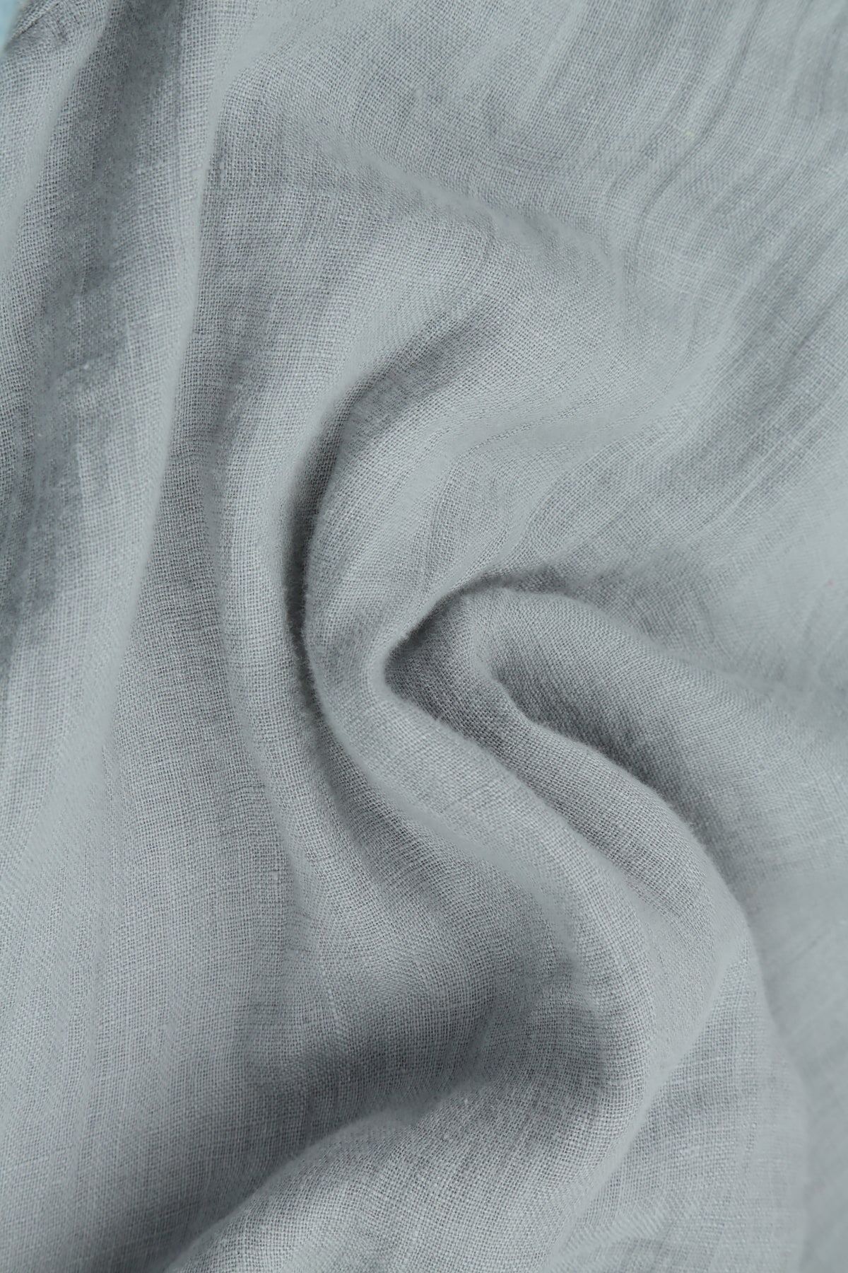Längeres Rückenteil, silbergraues Leinenhemd aus Gaze