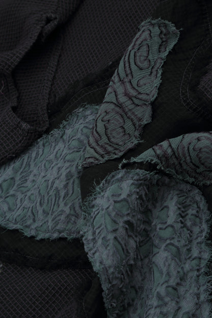 Lockere Bluse aus Graphit-Mesh-Seide mit Schmetterlingsmuster