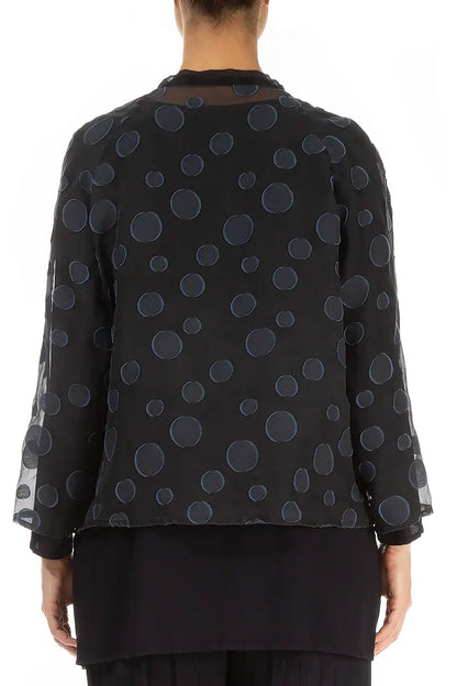 Locker geschnittene, kurze, schieferblaue Seidenjacke mit Blasenmuster