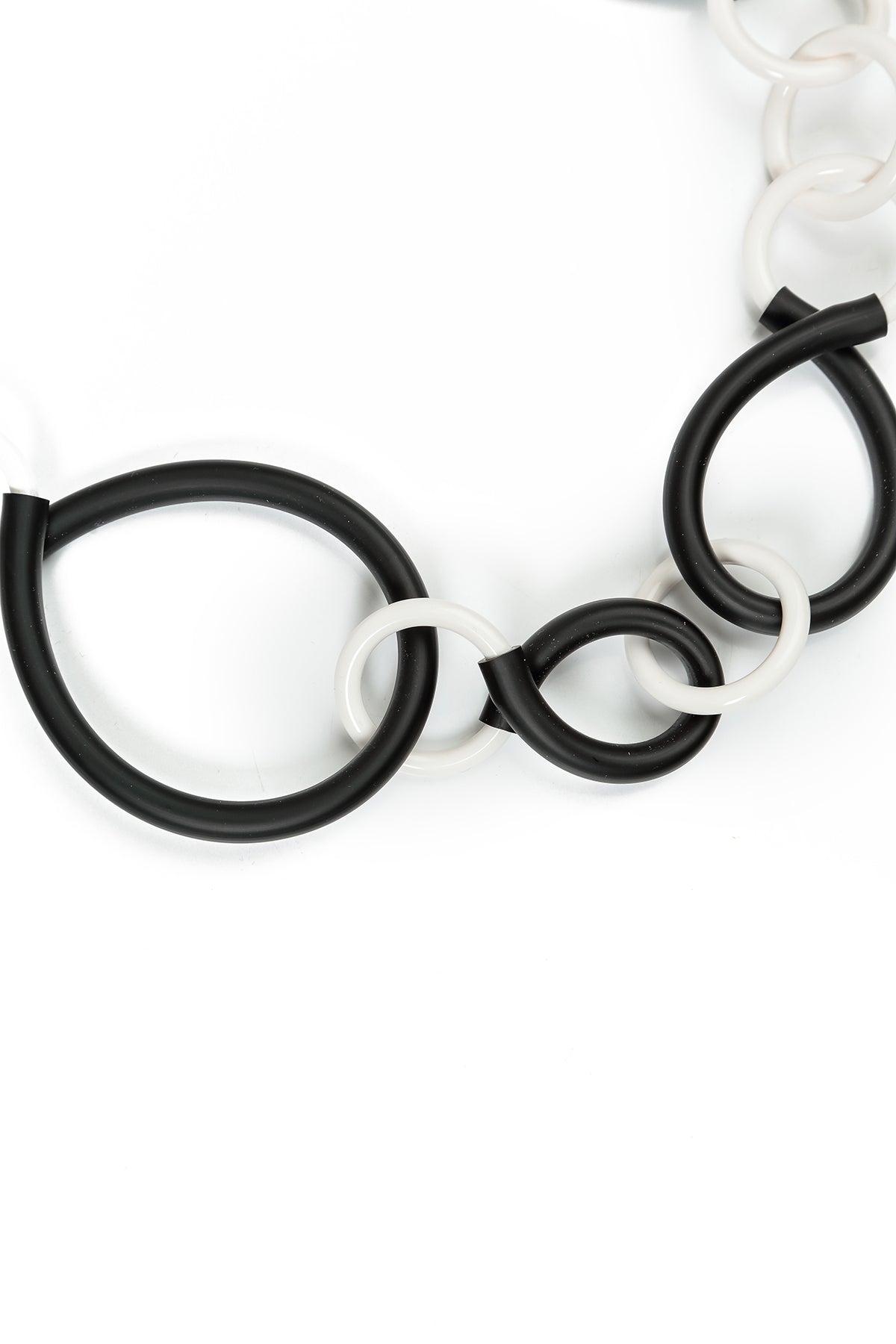 Monochrome Motion Necklace