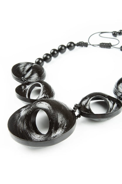 Noir Drift Bamboo Necklace 3