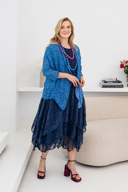 Offene kobaltblaue Seidenjacke mit Struktur