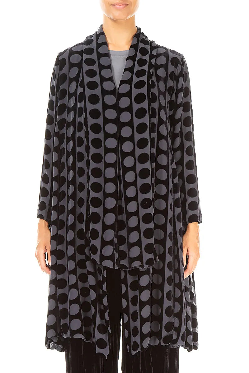 Jacke aus schieferblauem Seidensamt mit offener Devoré-Blasenstruktur