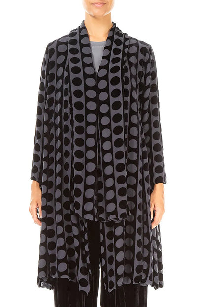 Jacke aus schieferblauem Seidensamt mit offener Devoré-Blasenstruktur