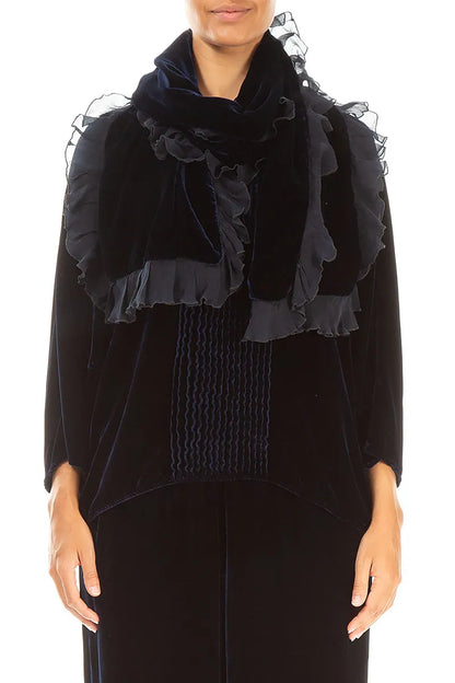 Rüschenschal aus königsblauem Seidensamt