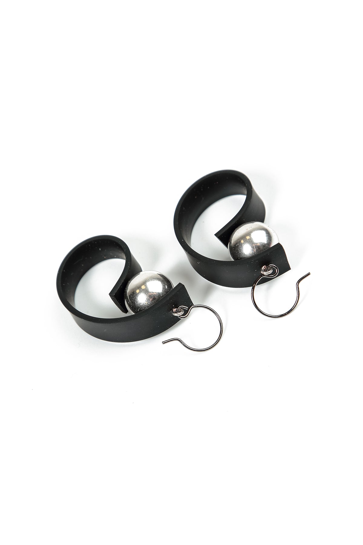 Sculpted Arc Black Rubber Earrings