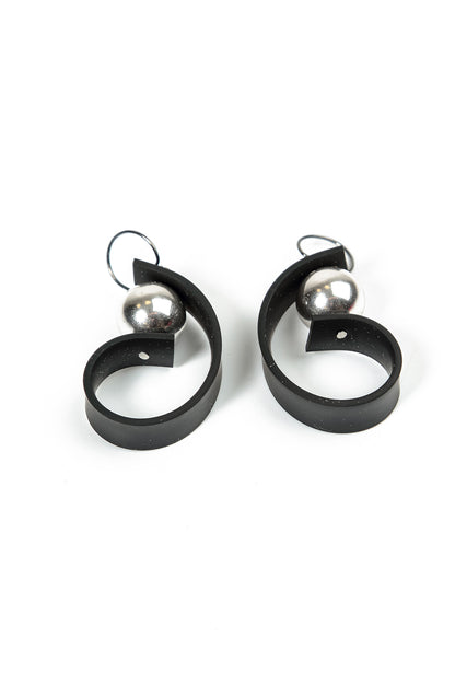 Sculpted Arc Black Rubber Earrings
