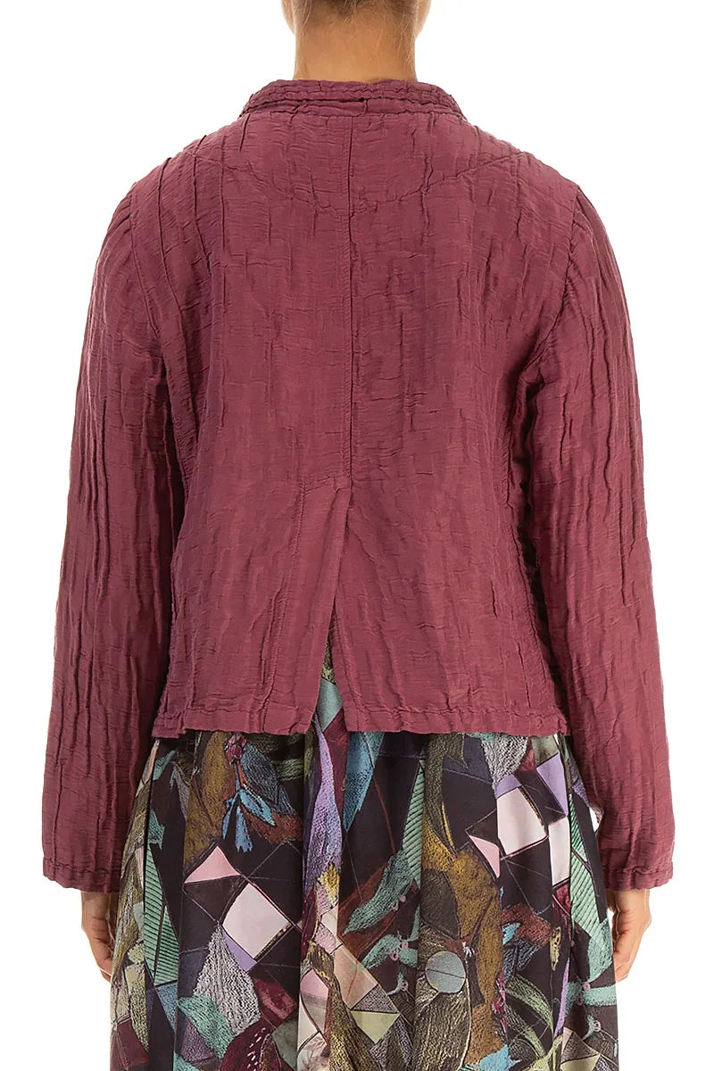 Kurze, geknitterte, antik rubinrote Seidenleinenjacke