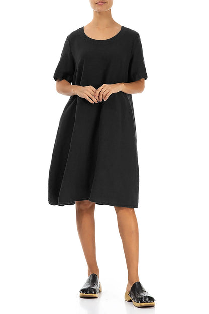 Kurzärmliges schwarzes Leinenkleid