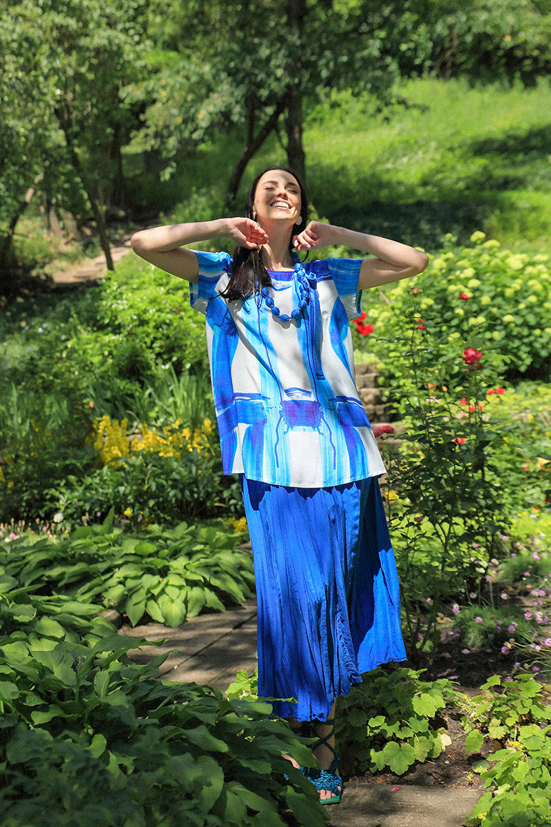 Short Sleeves Blue Brushstroke Silk Bamboo Top
