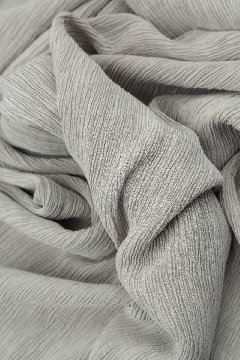 Robe évasée beige en soie et viscose à manches courtes