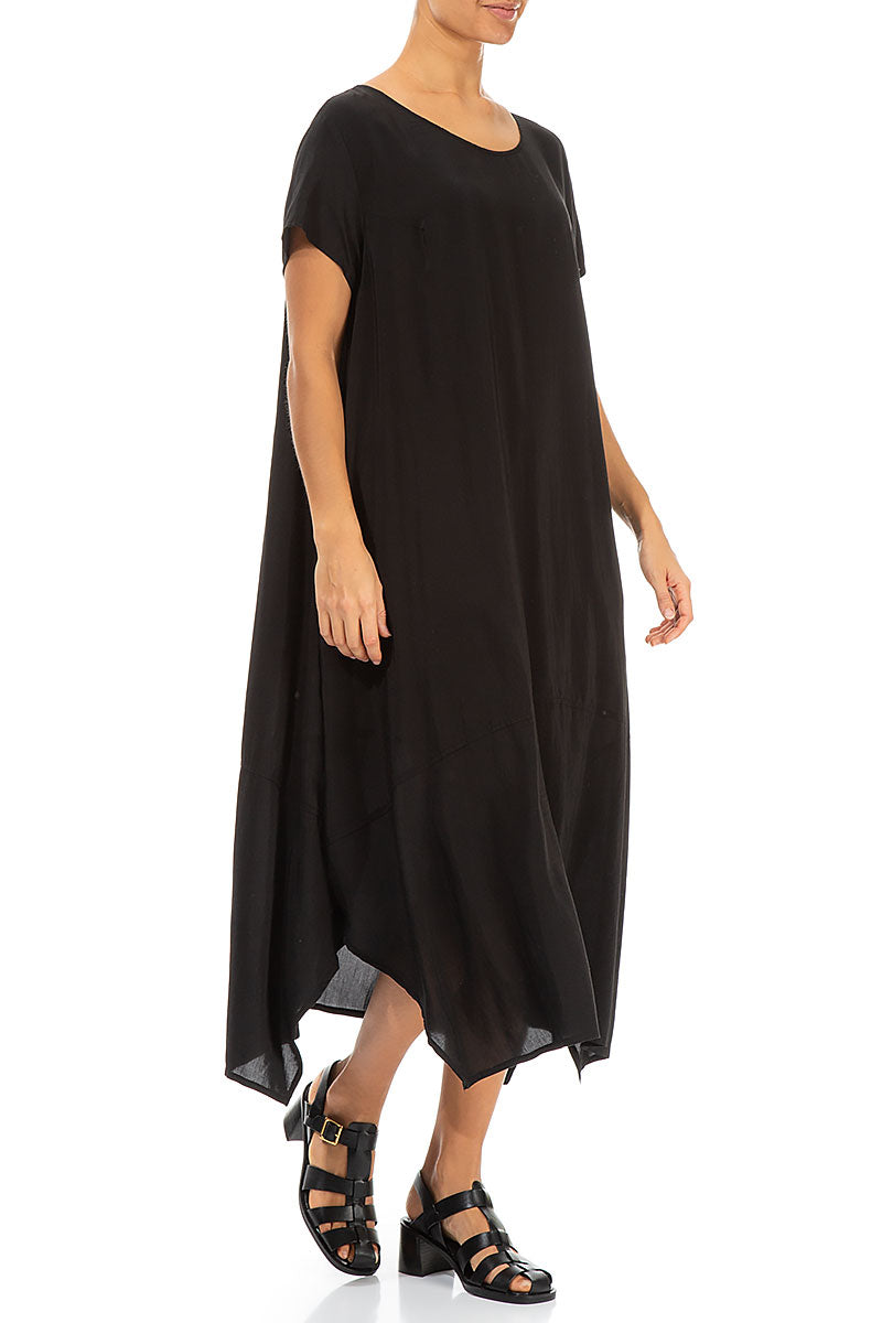 Evergreen – Schwarzes Seidenbambuskleid mit einer Tasche