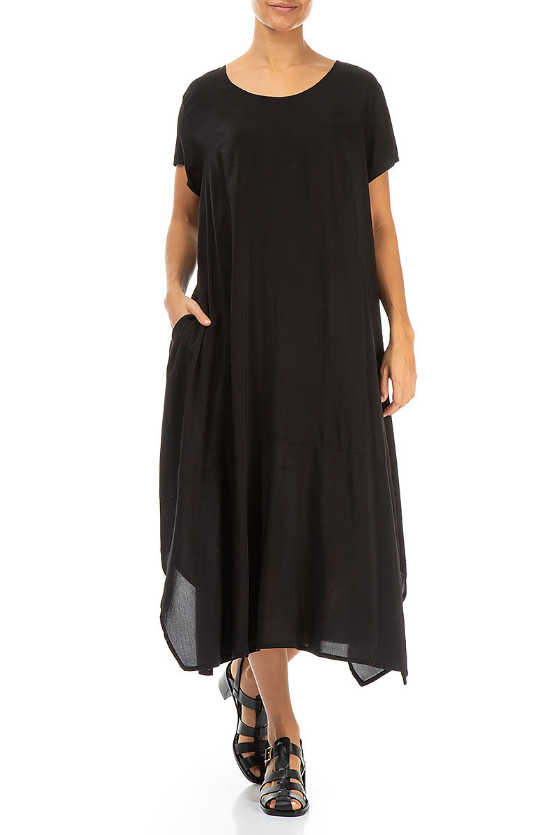 Evergreen – Schwarzes Seidenbambuskleid mit einer Tasche