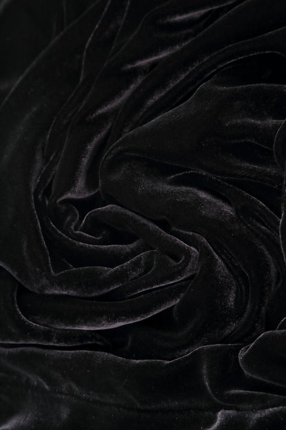 Schieferblauer, geknitterter Seidensamtrock