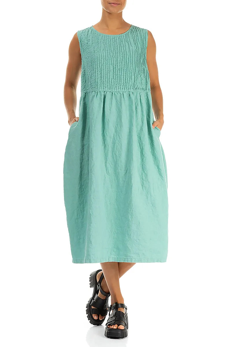 Ärmelloses Leinenkleid mit Biesen in Mint