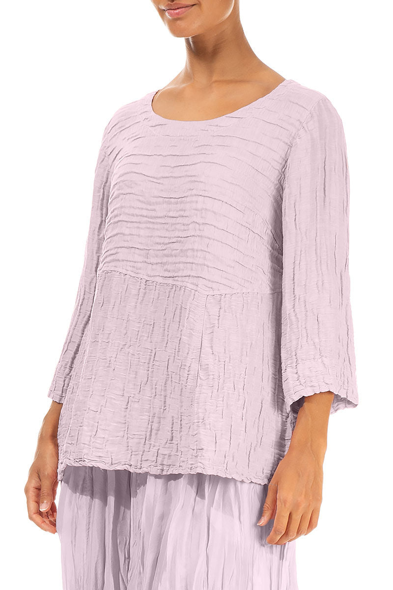 Fliederfarbene Bluse aus zerknitterter Seide und Leinen in weicher Form