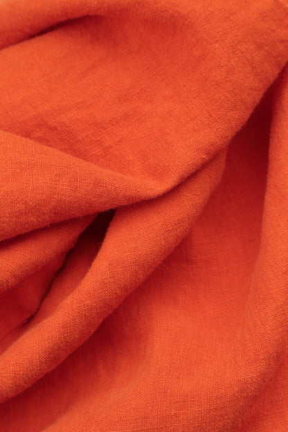 Robe en lin douce couleur orange flammé à col en V