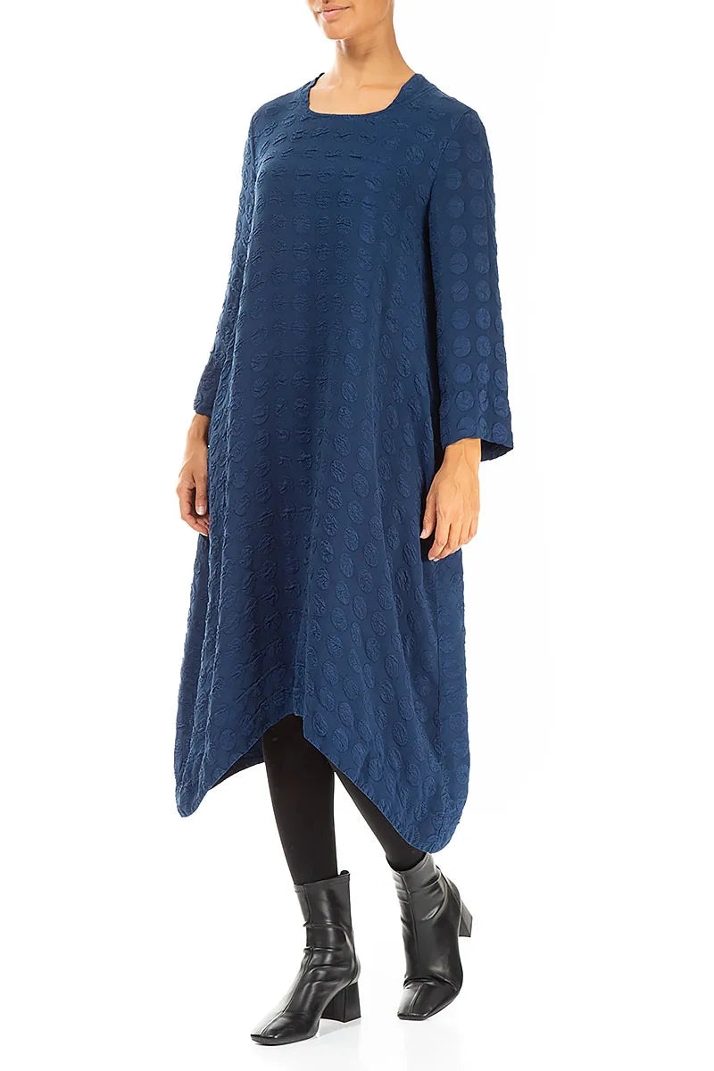 Robe en soie bleu roi à col carré et à volants