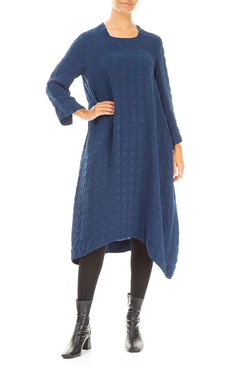 Robe en soie bleu roi à col carré et à volants