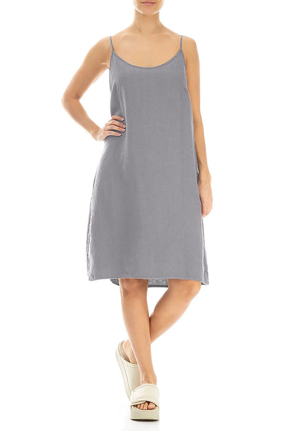 Trägerloses hellgraues Leinenkleid