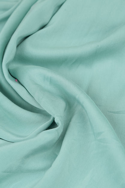 Trägertop aus mintfarbener Seide und Bambus