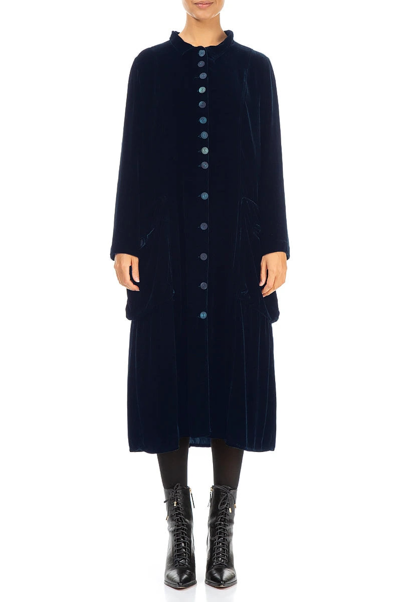 Elegante lange Jacke aus königsblauem Seidensamt