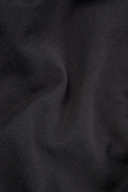 Langes ausgestelltes schwarzes Baumwollkleid