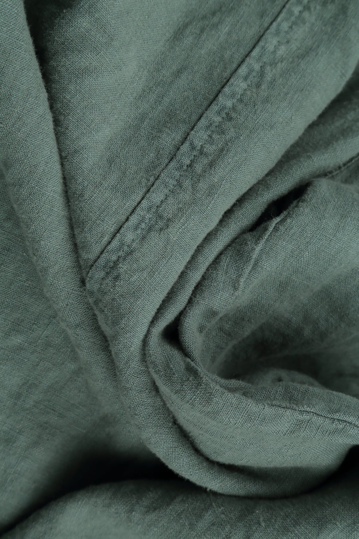 Weite, konische Leinenhose in Salbeigrün