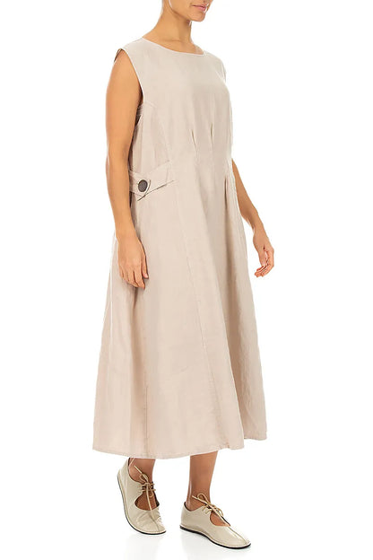 Tailliertes ärmelloses Leinenkleid in Beige