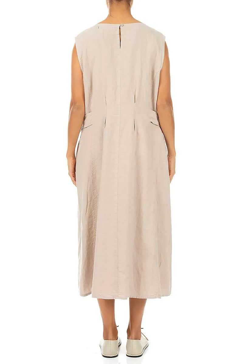 Tailliertes ärmelloses Leinenkleid in Beige