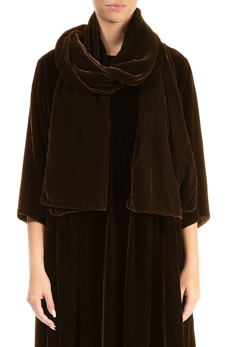 Breiter Seidensamtschal in gealtertem Kupferton