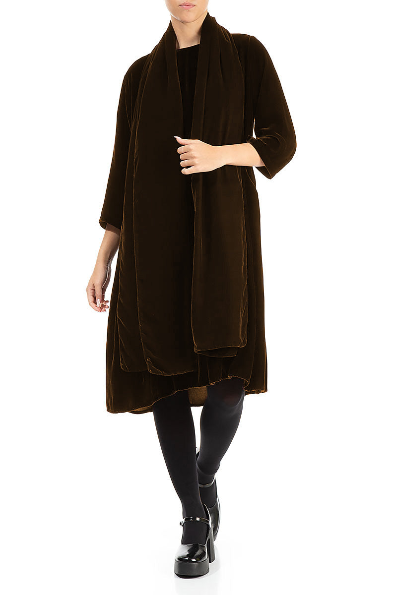 Breiter Seidensamtschal in gealtertem Kupferton